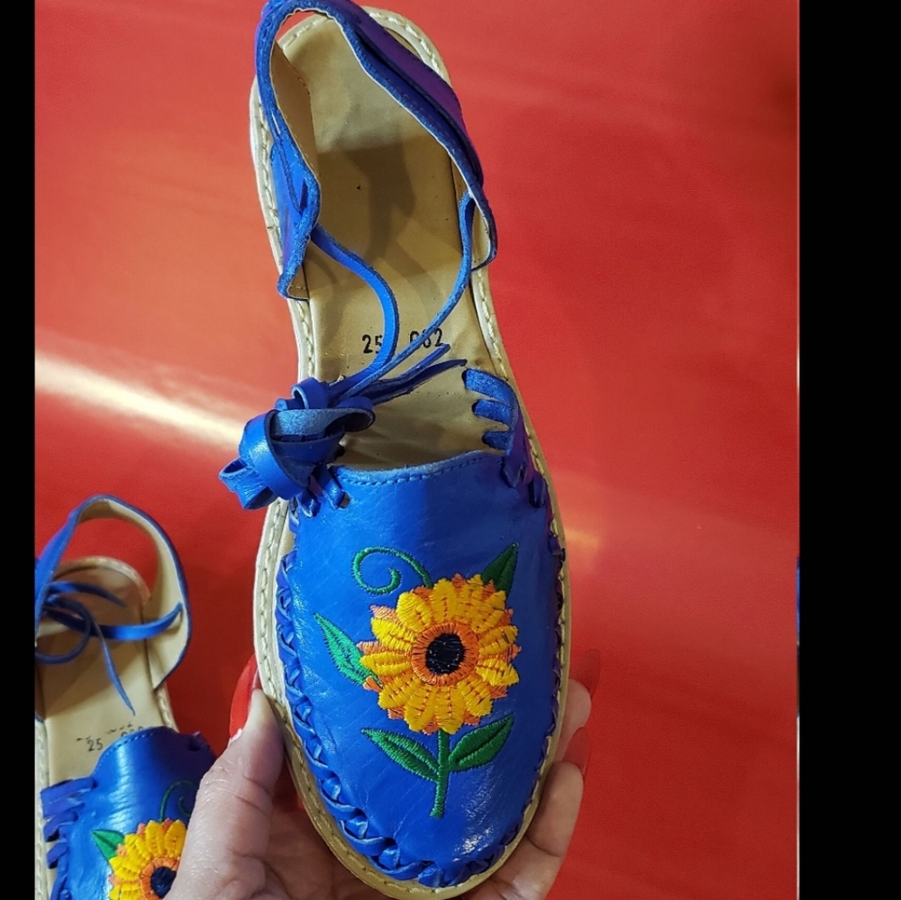 🌻 Handmade Blue Leather Floral Huarache Sandals | Sunflower Design